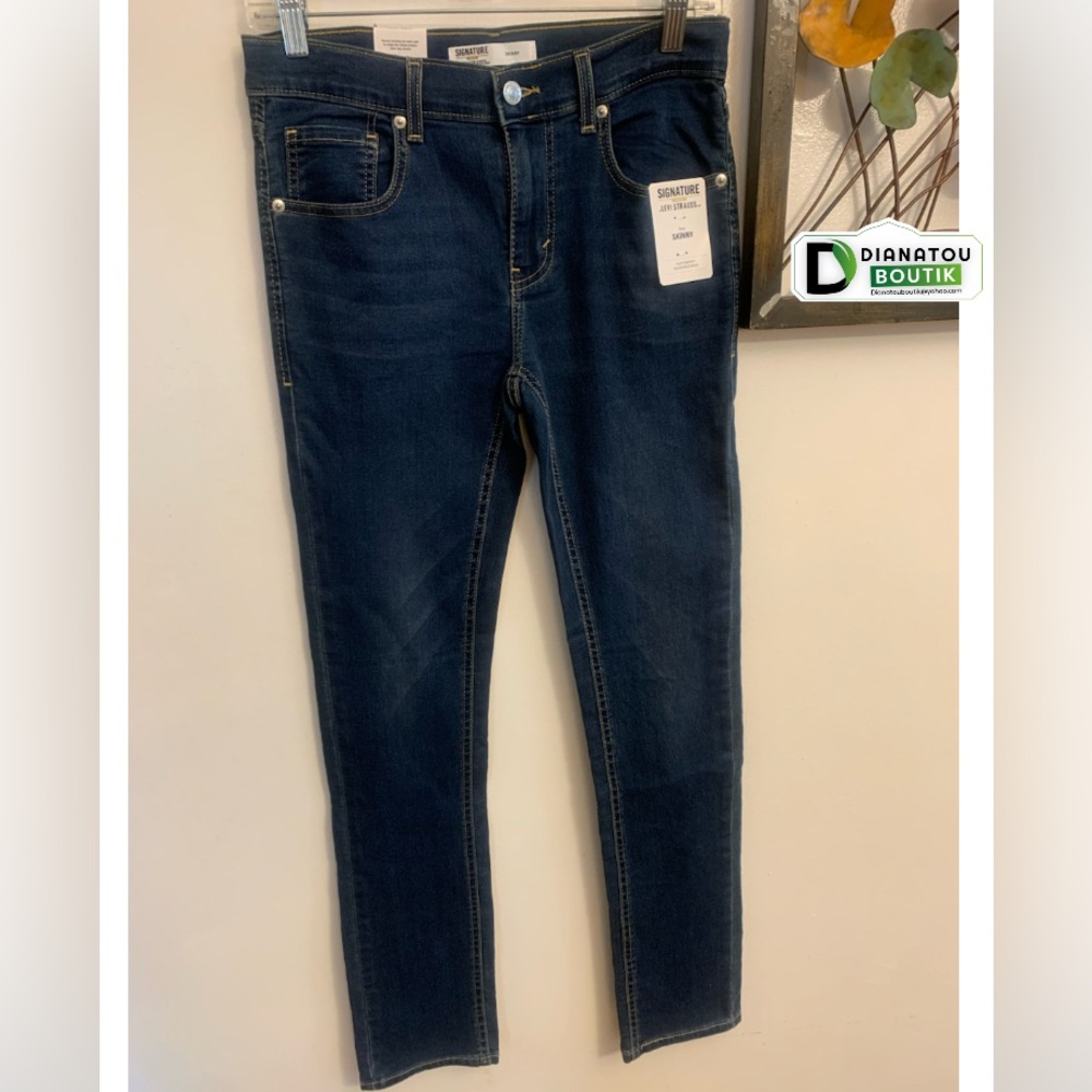 Pair Of Levi's Signature Skinny jeans For Boys size 16.